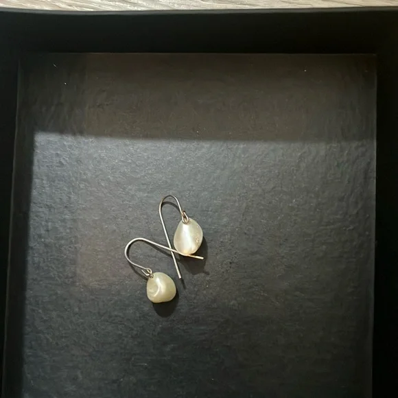 Genuine pearl earrings - Picture 1 of 3